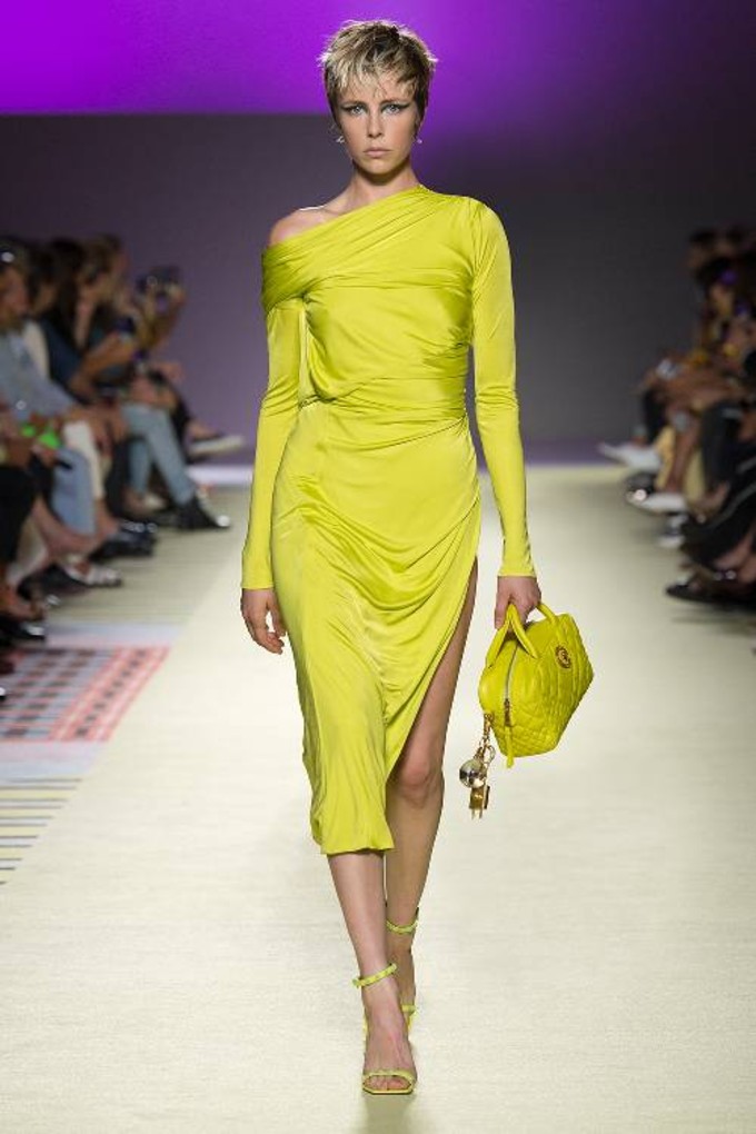 1p versace