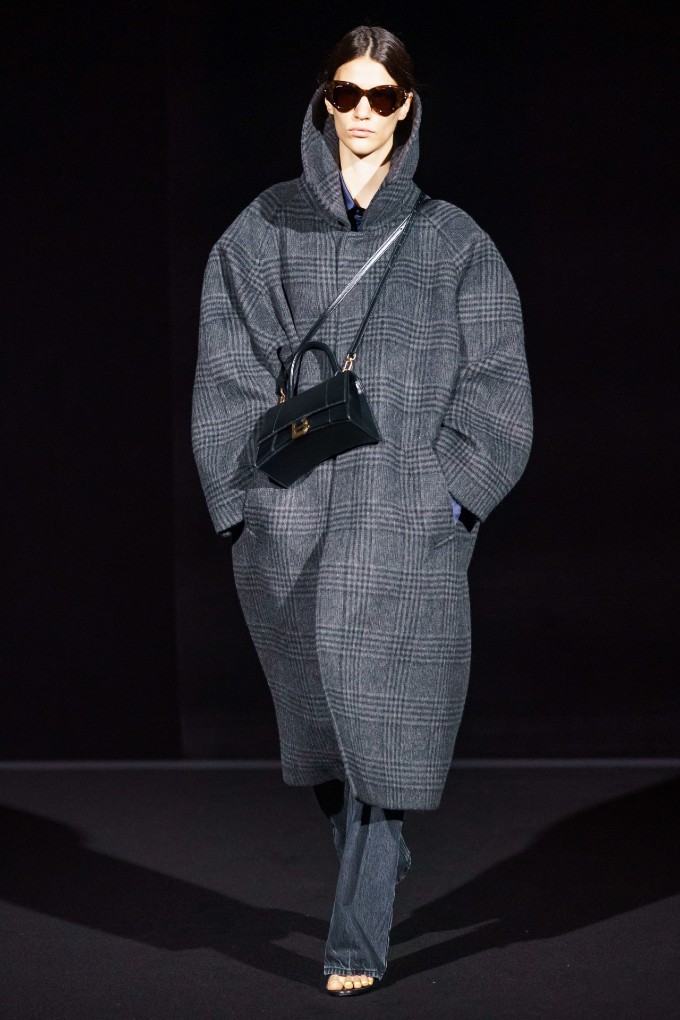 9t balenciaga (5)