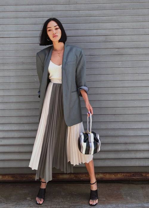 autumn-capsule-wardrobe-281656-1564749328499-image.500x0c