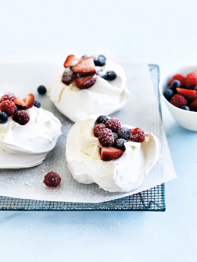 individual_berry_and_yoghurt_pavlovas