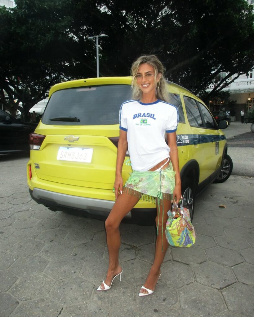 Bele sandale